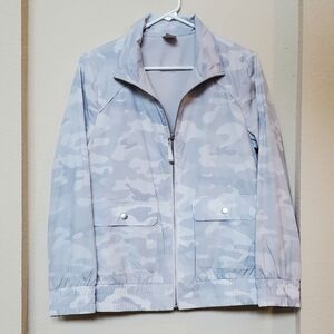Chico’s Zenergy Camo Print Jacket Size 8/10